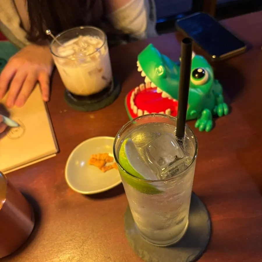 A table at Yahwa Honsul Bar, easy for chatting