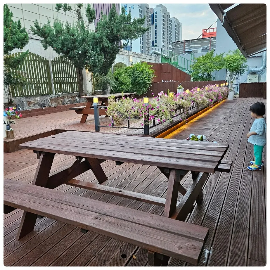 Wooden-deck rooftop outdoor terrace