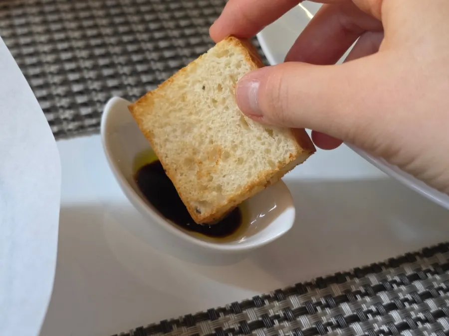 Warm, freshly baked pre-meal bread