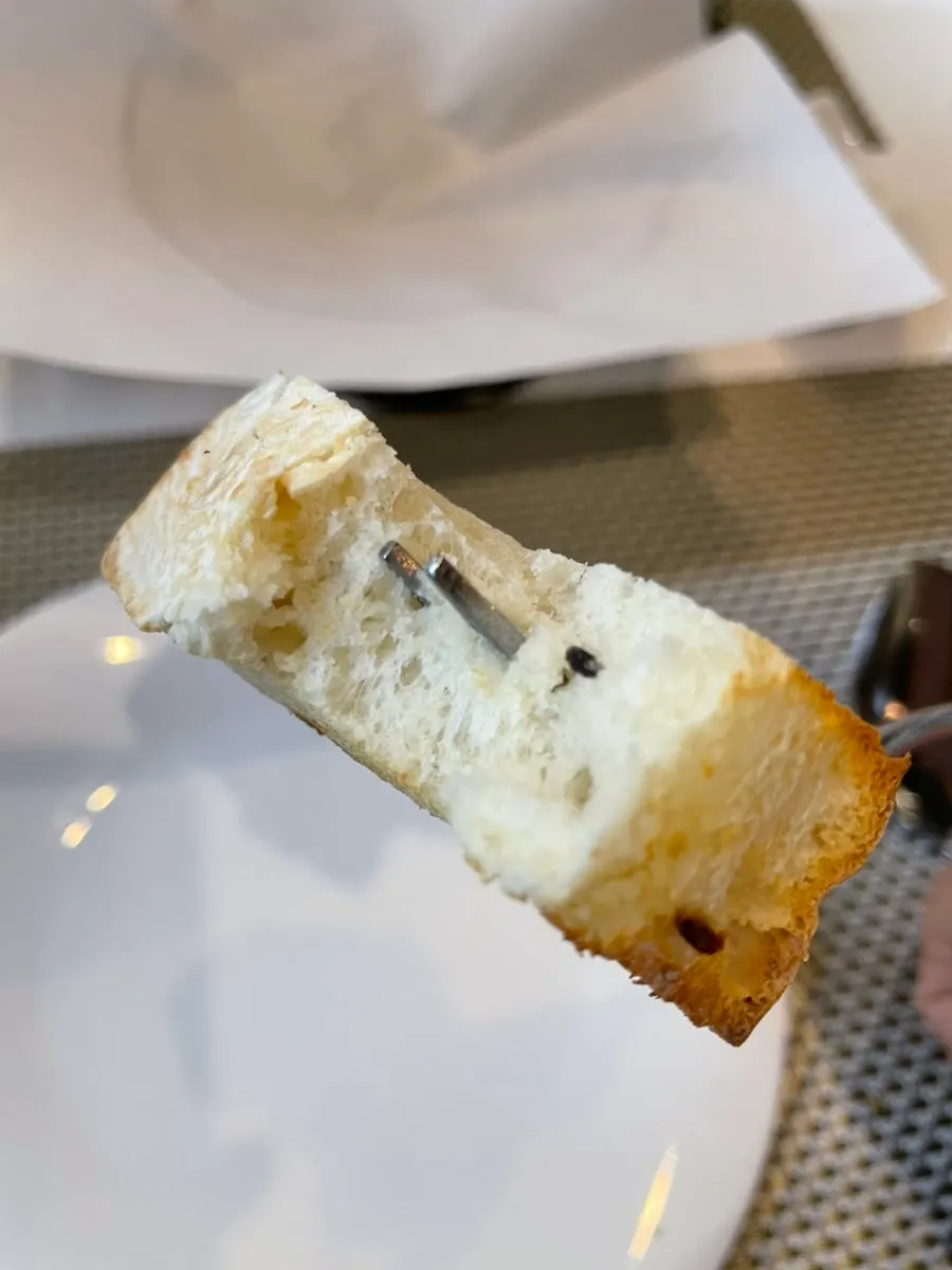 Pre-meal bread with balsamic olive oil