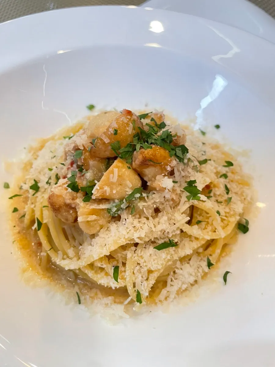 Oil pasta showing the pasta doneness