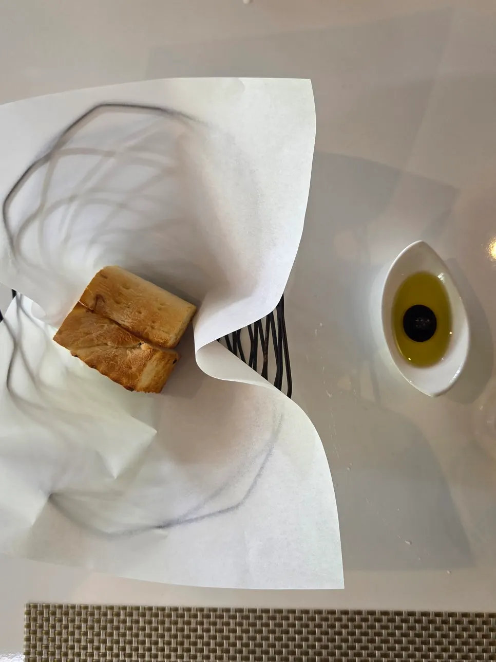 Warm pre-meal bread served at the table