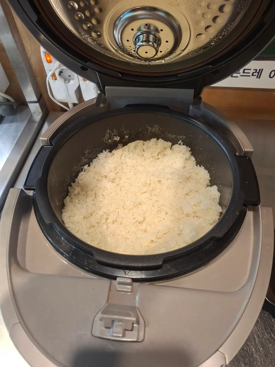 정갈한 매장 조리 공간