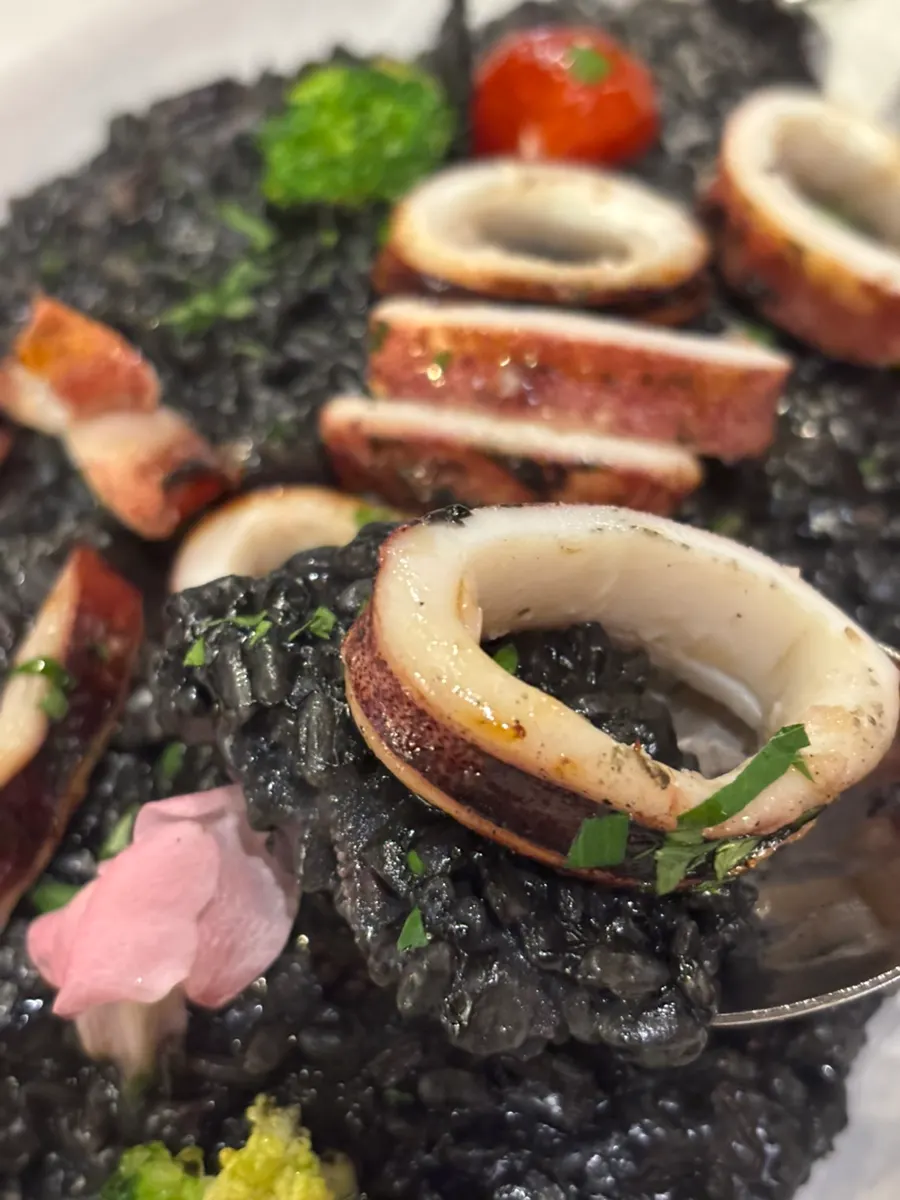 Whole squid grilled with smoky flavor