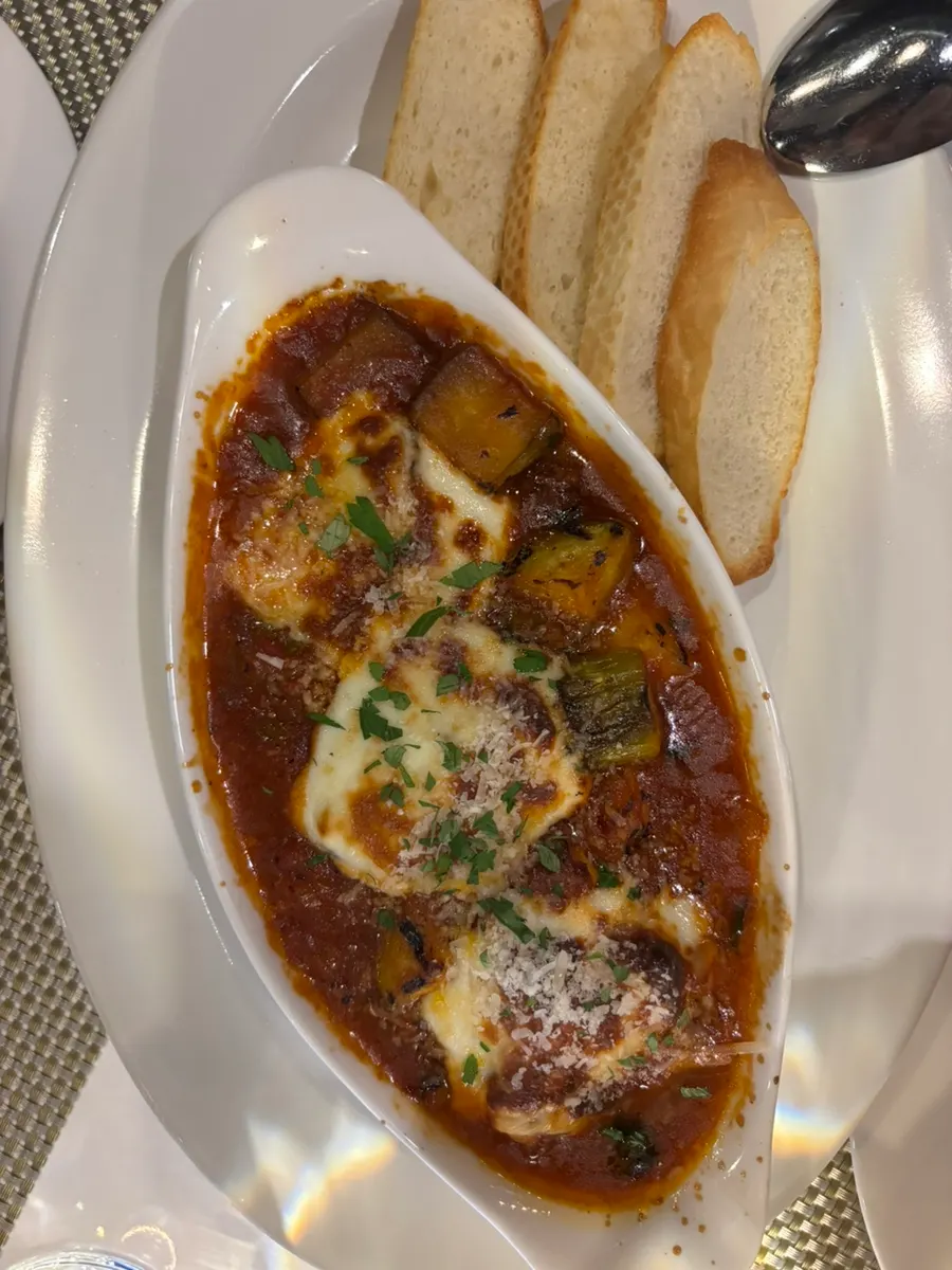 Ratatouille sauce and cheese gratin