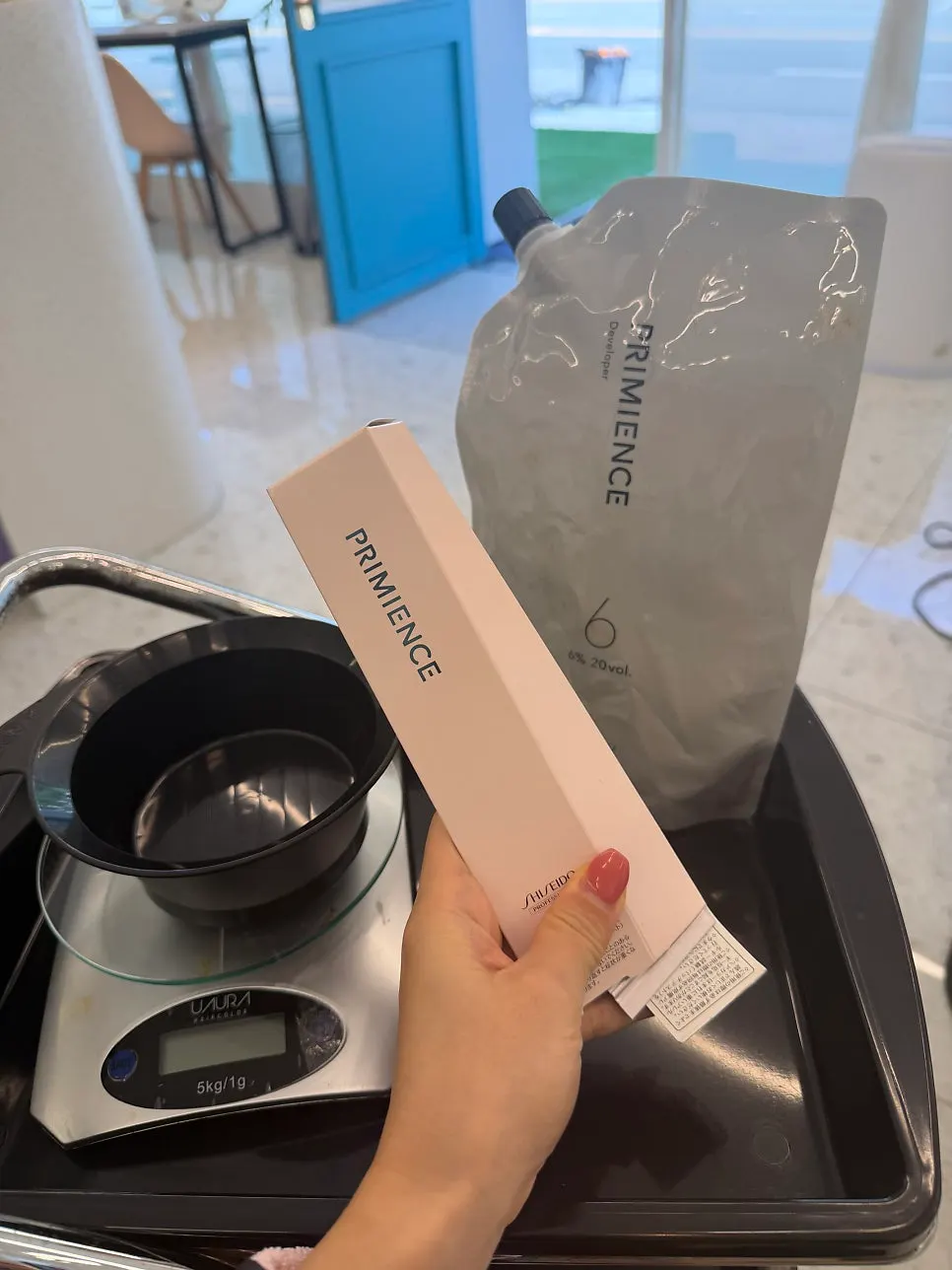 Preparing Shiseido hair color
