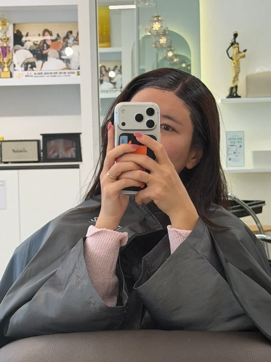 Hair during the root color service