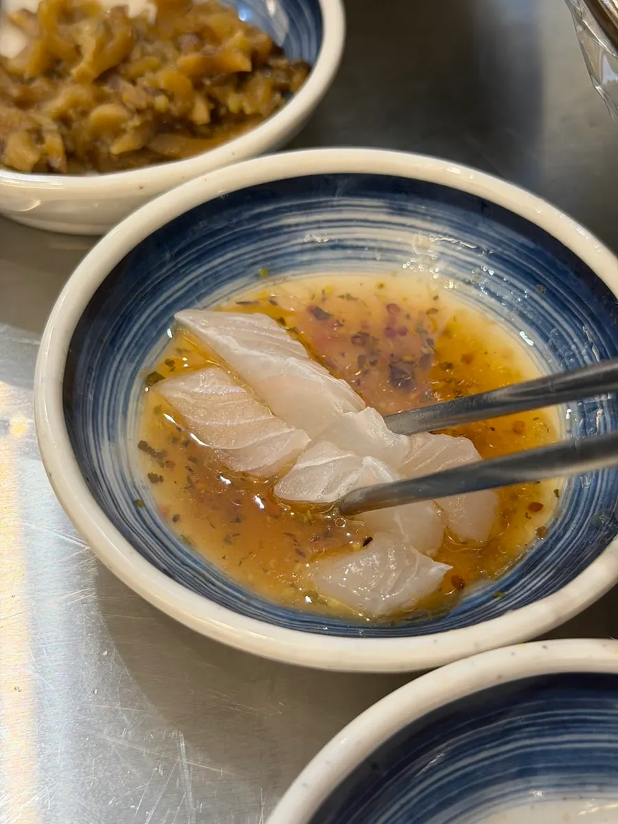 Thickly sliced engawa and olive flounder