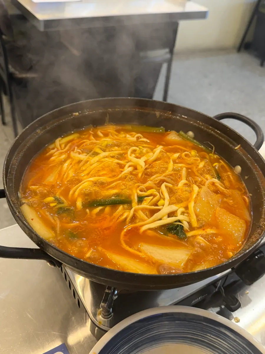 Spicy fish stew with added kalguksu noodles