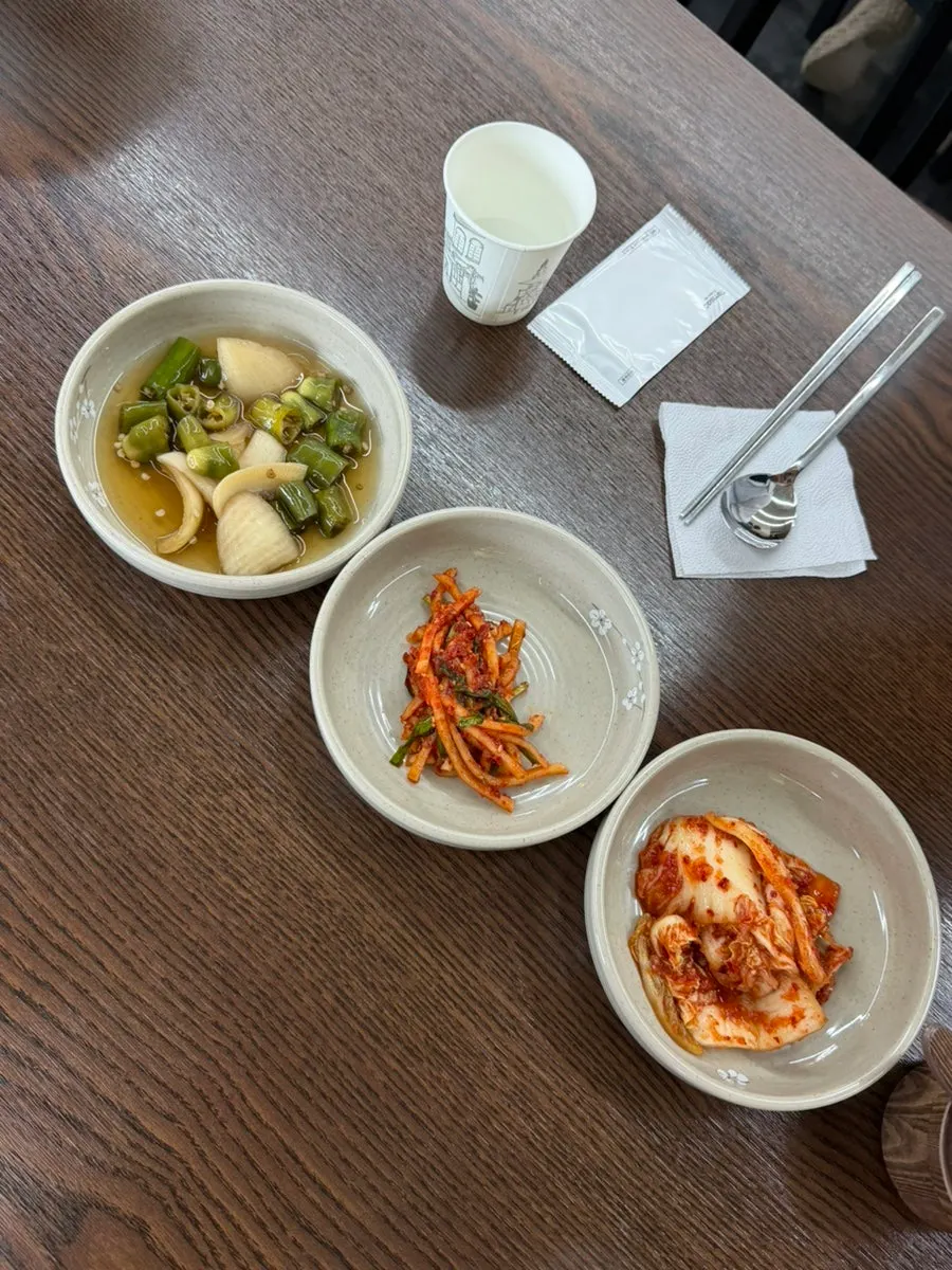 View of the Todamok dining hall with family customers seated