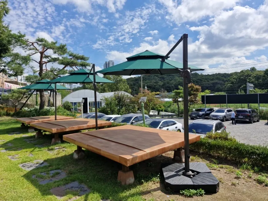 Generously spaced seating at Todamok