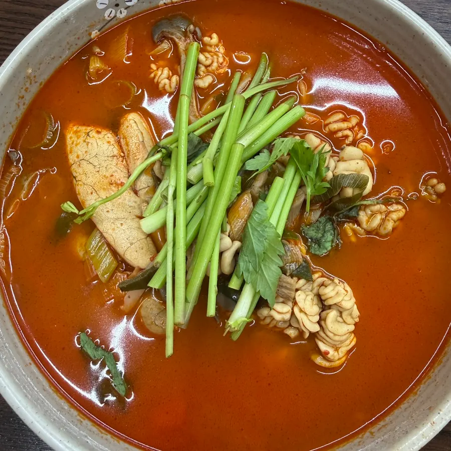 Rich broth of Todamok's chicken kalguksu