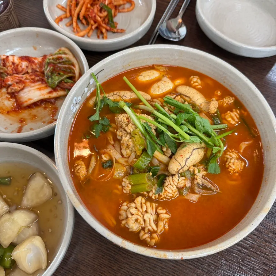A bowl of roe-and-milt kalguksu at Todamok