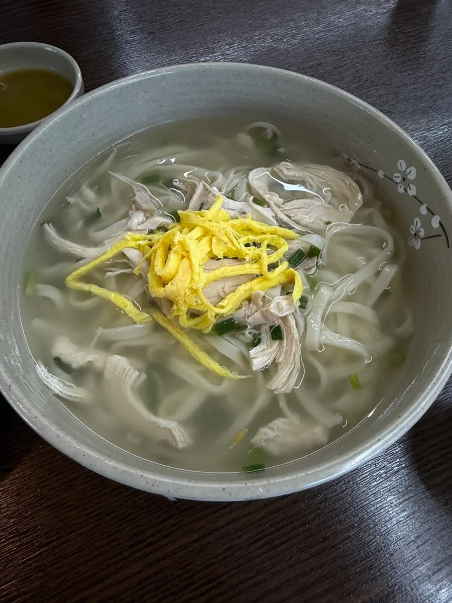 Roe-and-milt kalguksu loaded with roe and milt at Todamok