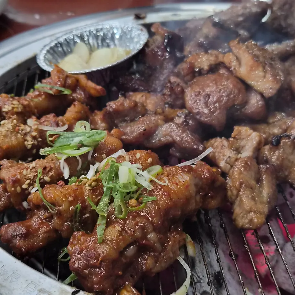 Charcoal-grilled tulip chicken feet