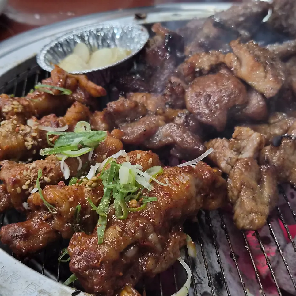 Charcoal-grilled tulip chicken feet