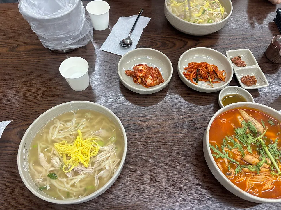 3인 주문 보쌈세트와 닭칼국수