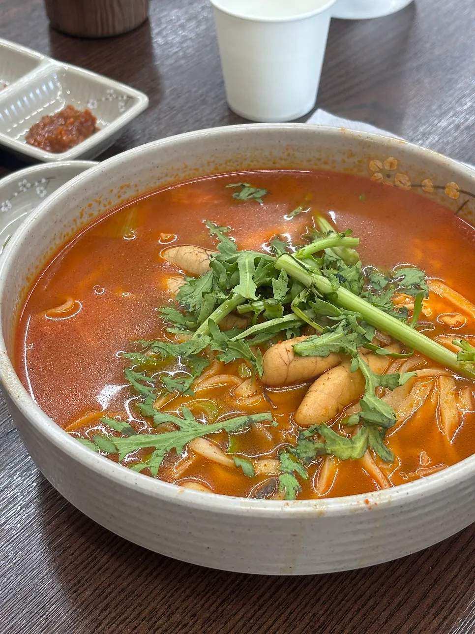 무생채무침과 배추김치 밑반찬
