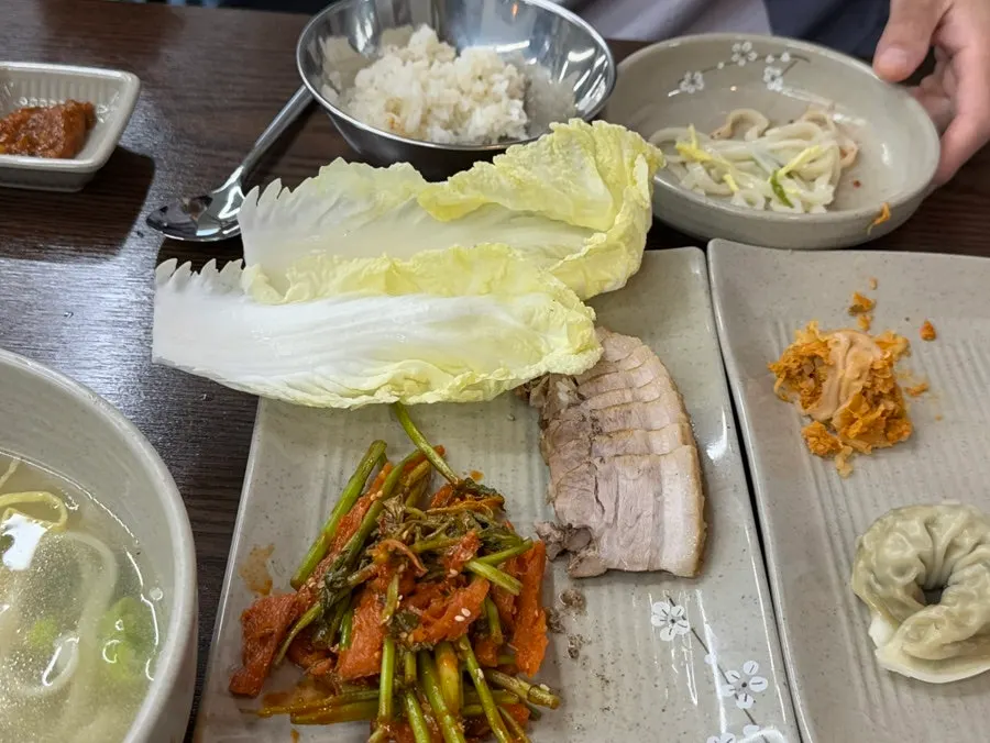 방문일 미지근하게 느낀 보쌈과 칼국수