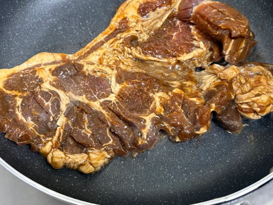 완성된 양념갈비 집밥 상차림 가로 컷
