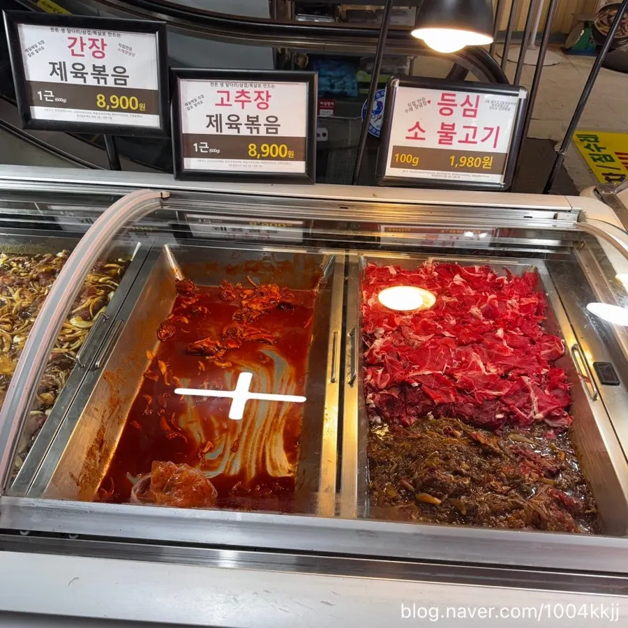 닭갈비와 제육볶음 등 양념육 코너