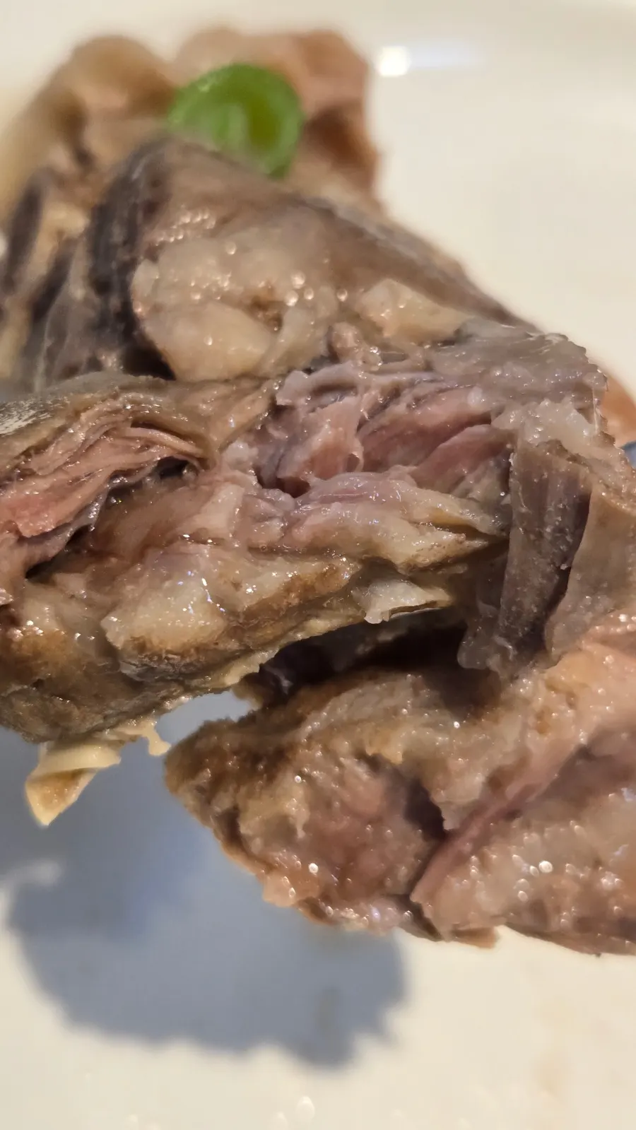 푸짐하게 담긴 갈비탕