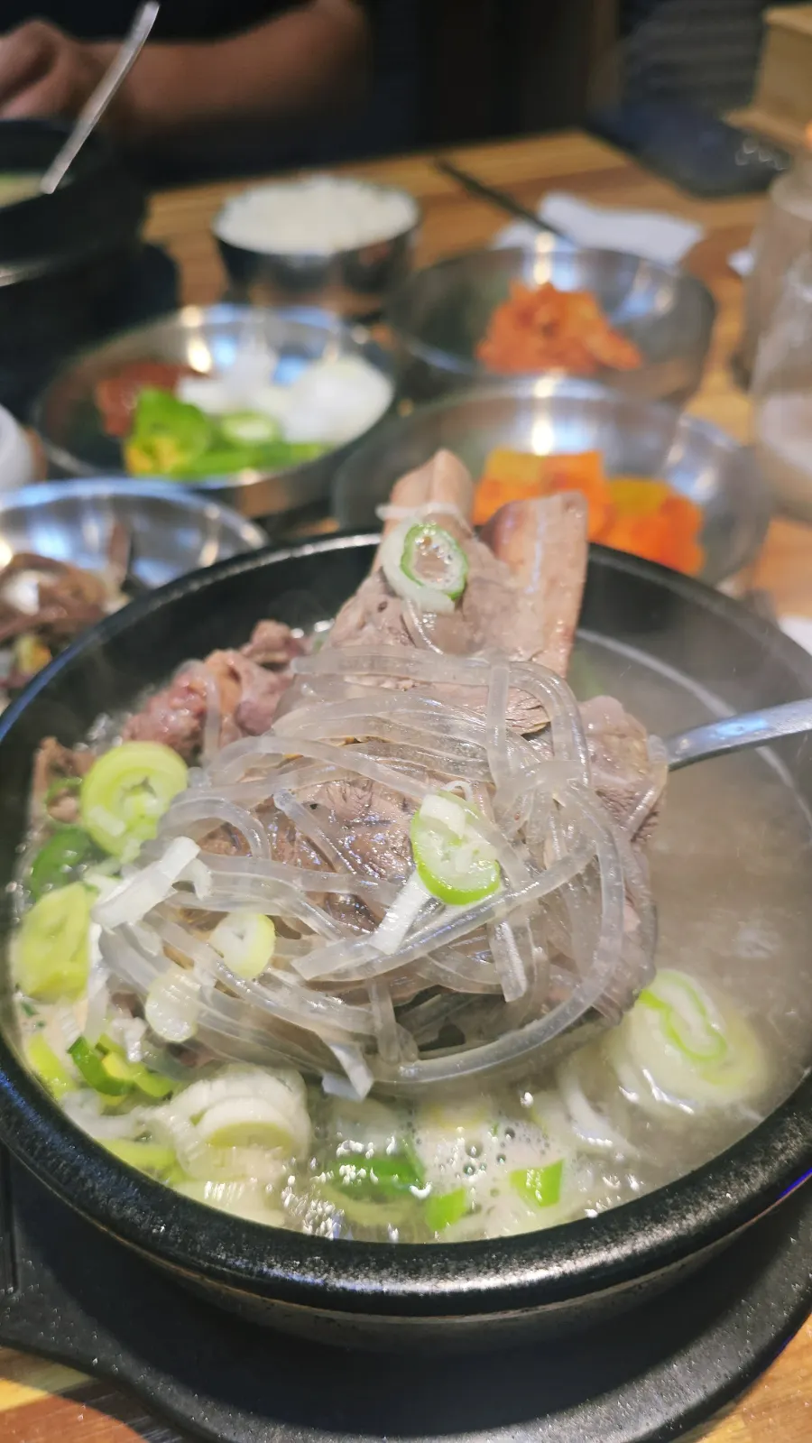 뼈에서 발라낸 부드러운 갈비살