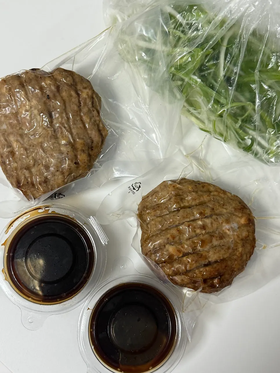 함께 구매한 수제 떡갈비 두 개