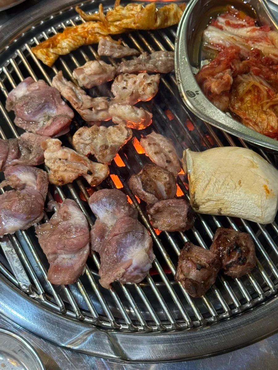 Golden-grilled fresh Korean pork skirt steak