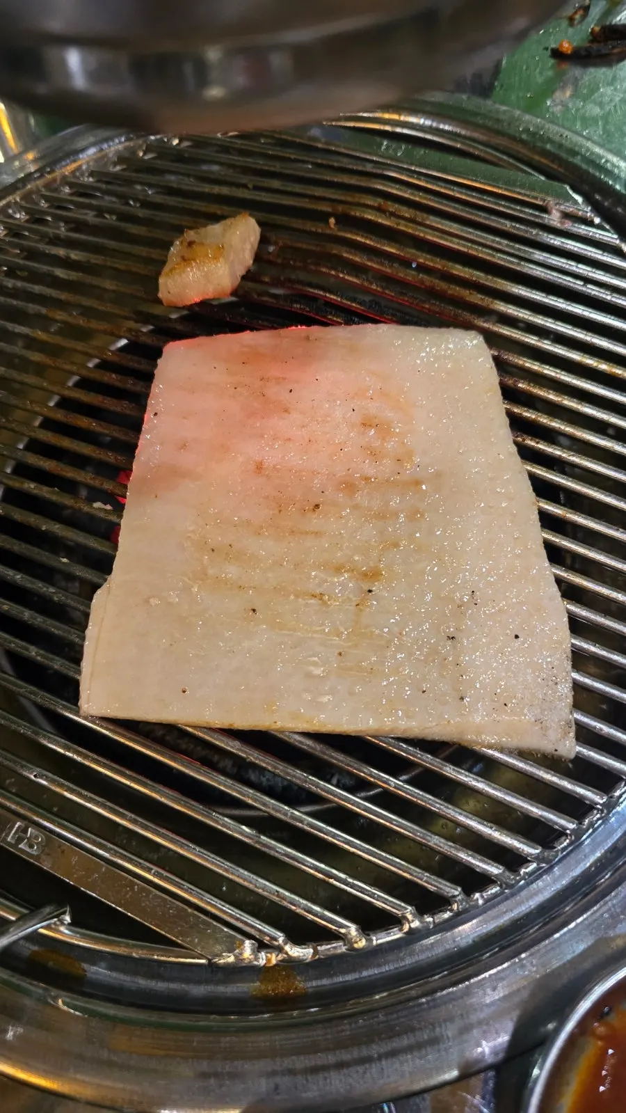 연탄불에 구운 돼지고기