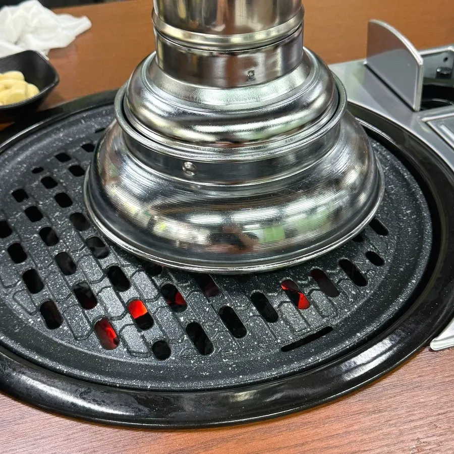 鉄板を待つ間に注いだ覆盆子酒一杯