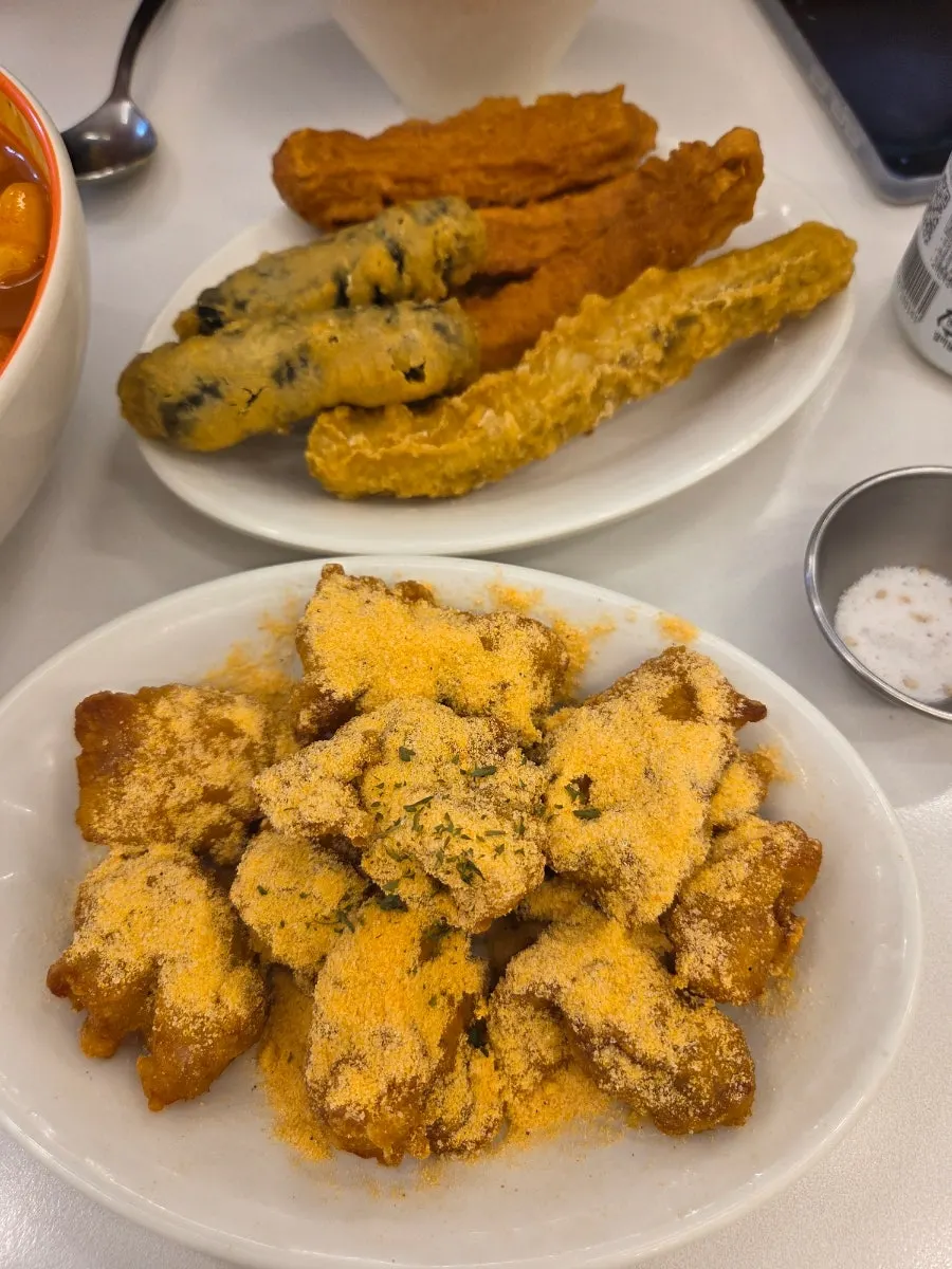 トッポッキの上に乗せた揚げ物の一口