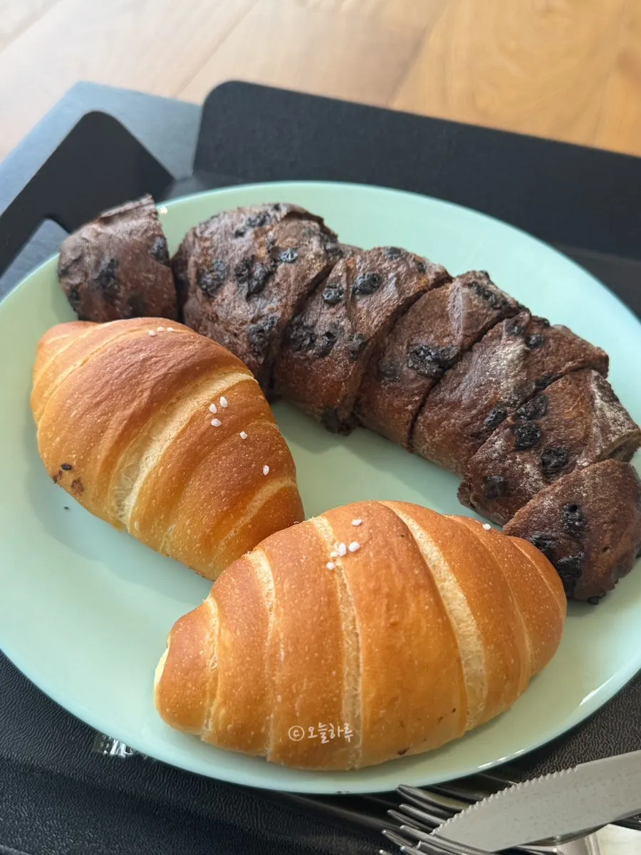 넓은 챗베이커 실내 좌석