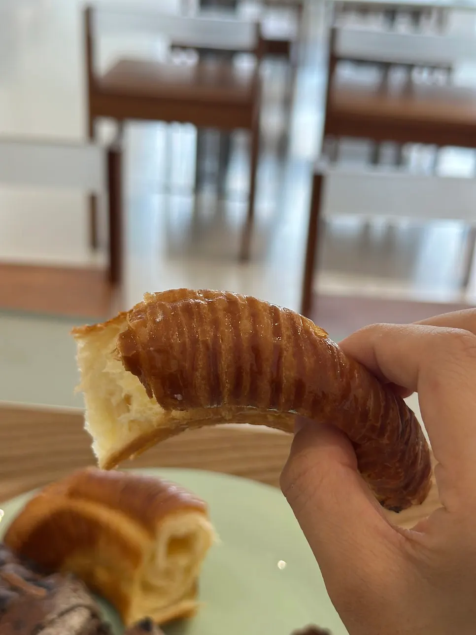 겹겹이 결이 살아 있는 만겹 크루아상