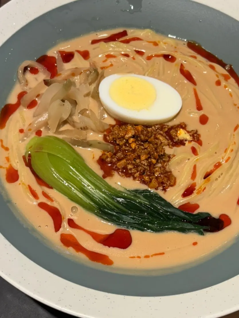 Sichuan uni jajangmyeon and its ingredients