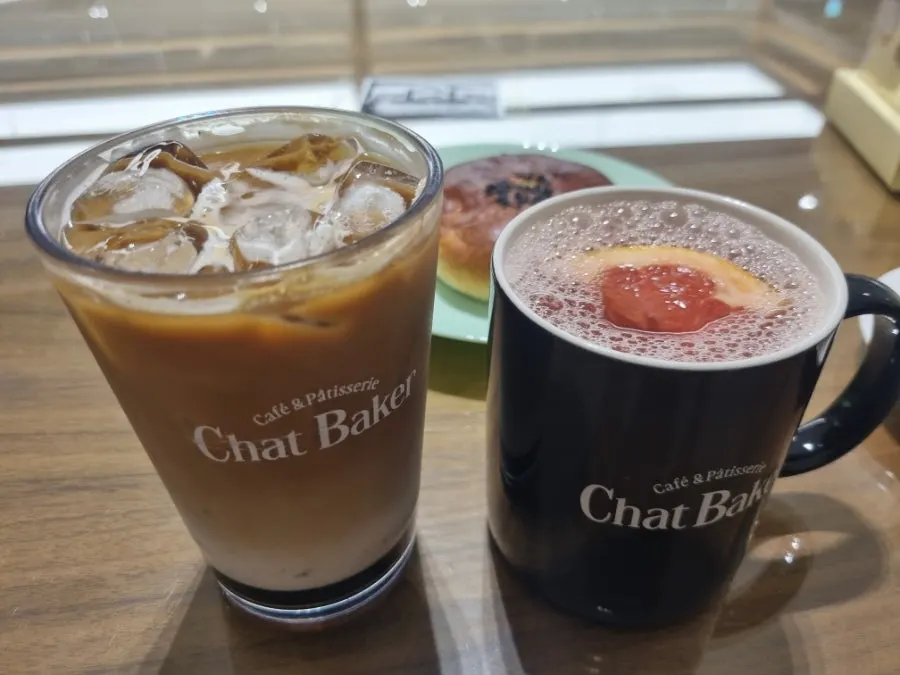 Latte vani thủ công đá cùng dessert