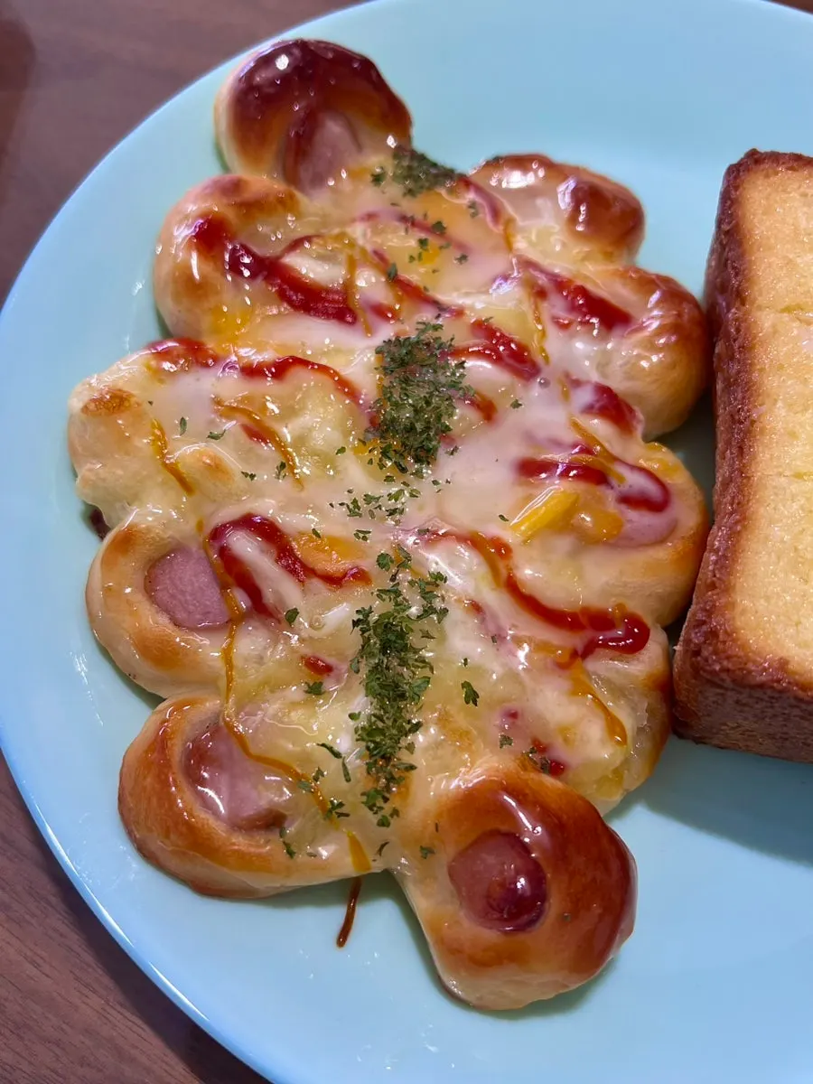 Pizza bread filled with sausage