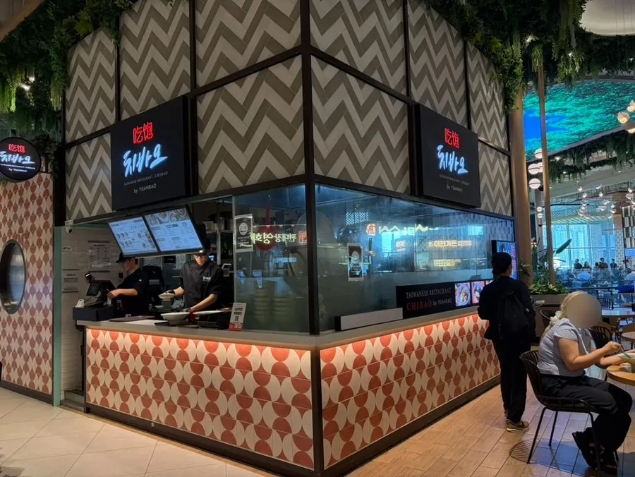 Interior of Itopia food court on 2nd floor of Starfield Anseong