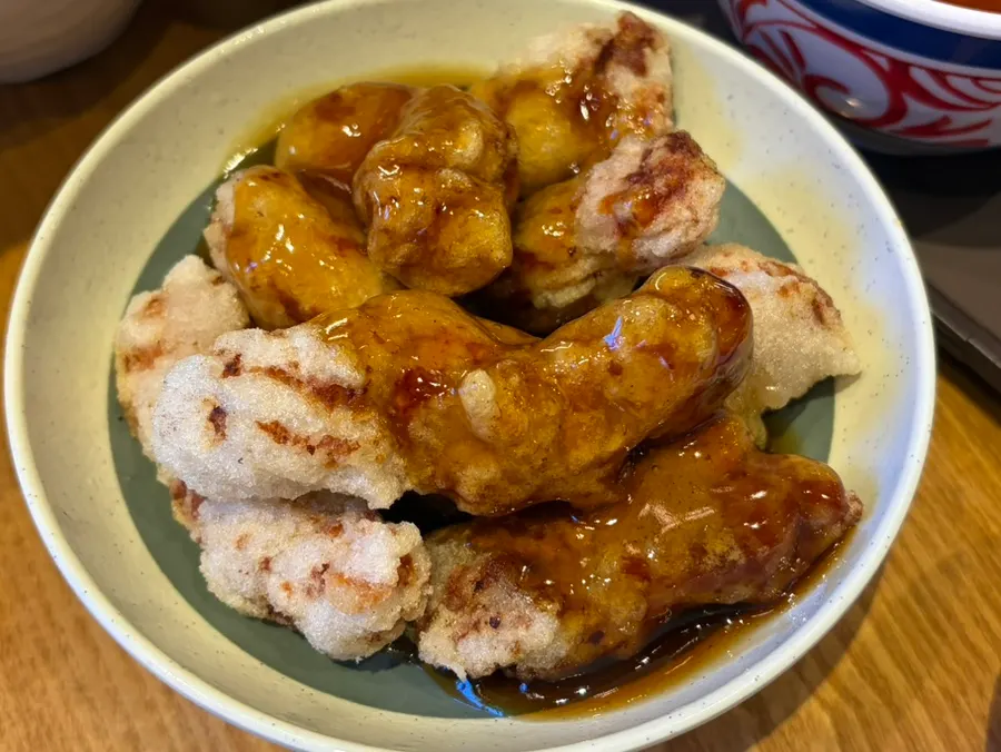 Close-up of the mini tangsuyuk plate included in the set