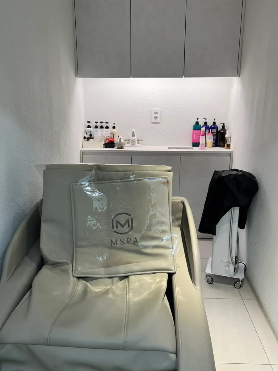 Private care room where the scalp care treatment took place