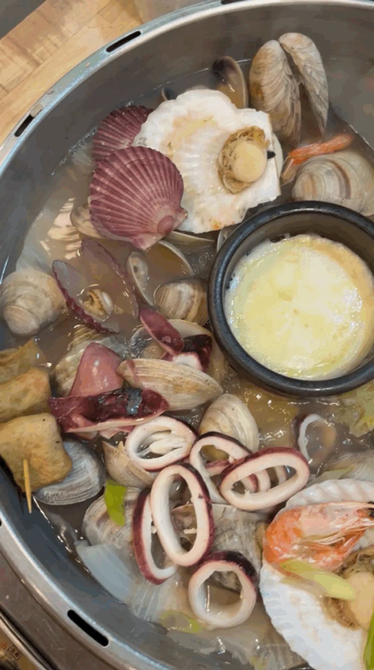 Signature clam hot pot at Taegine Jogae Jeongol, Anyang Art Park Branch