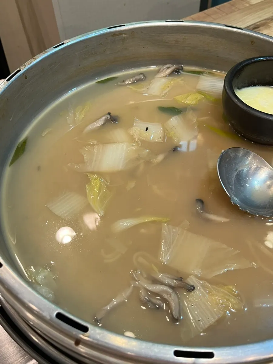 Hot pot cleaned out after the kalguksu noodles