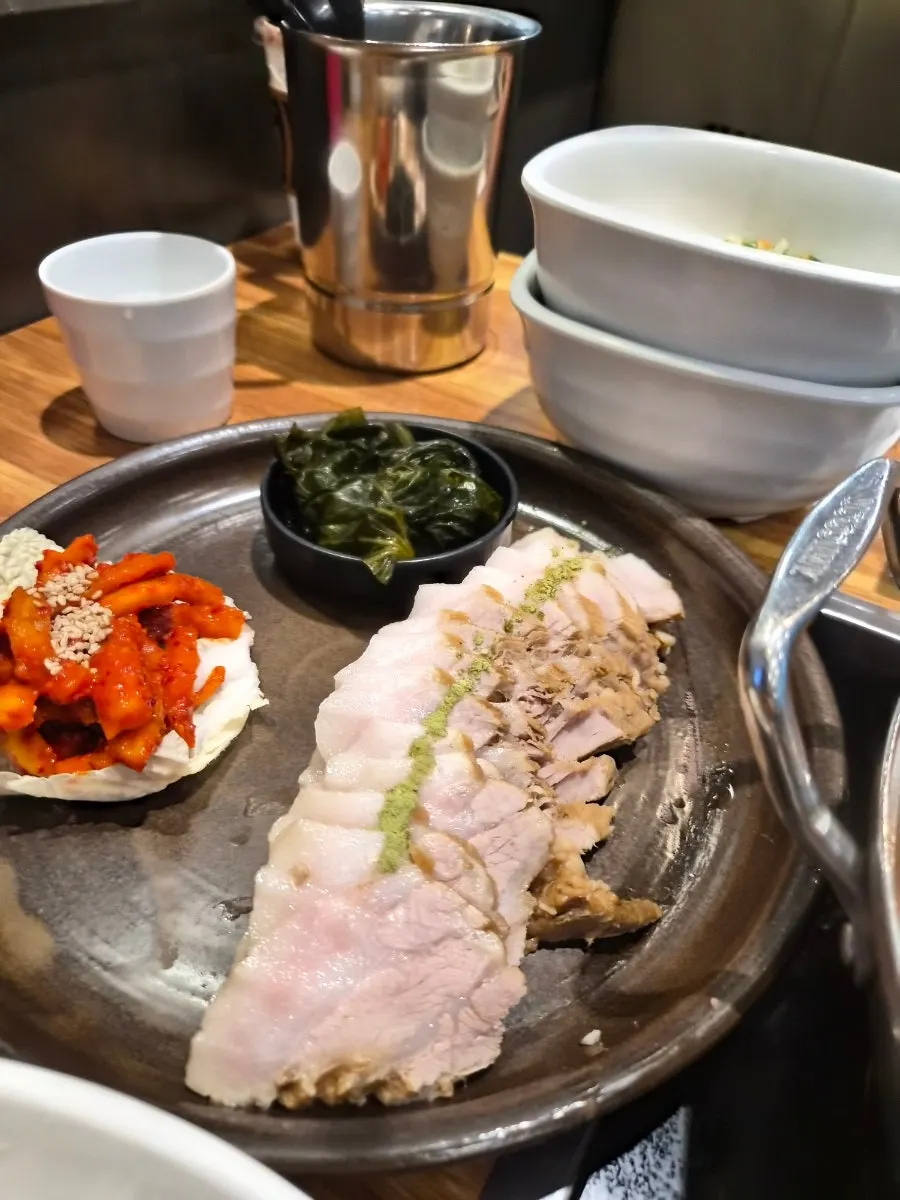 Bossam plate served with the set