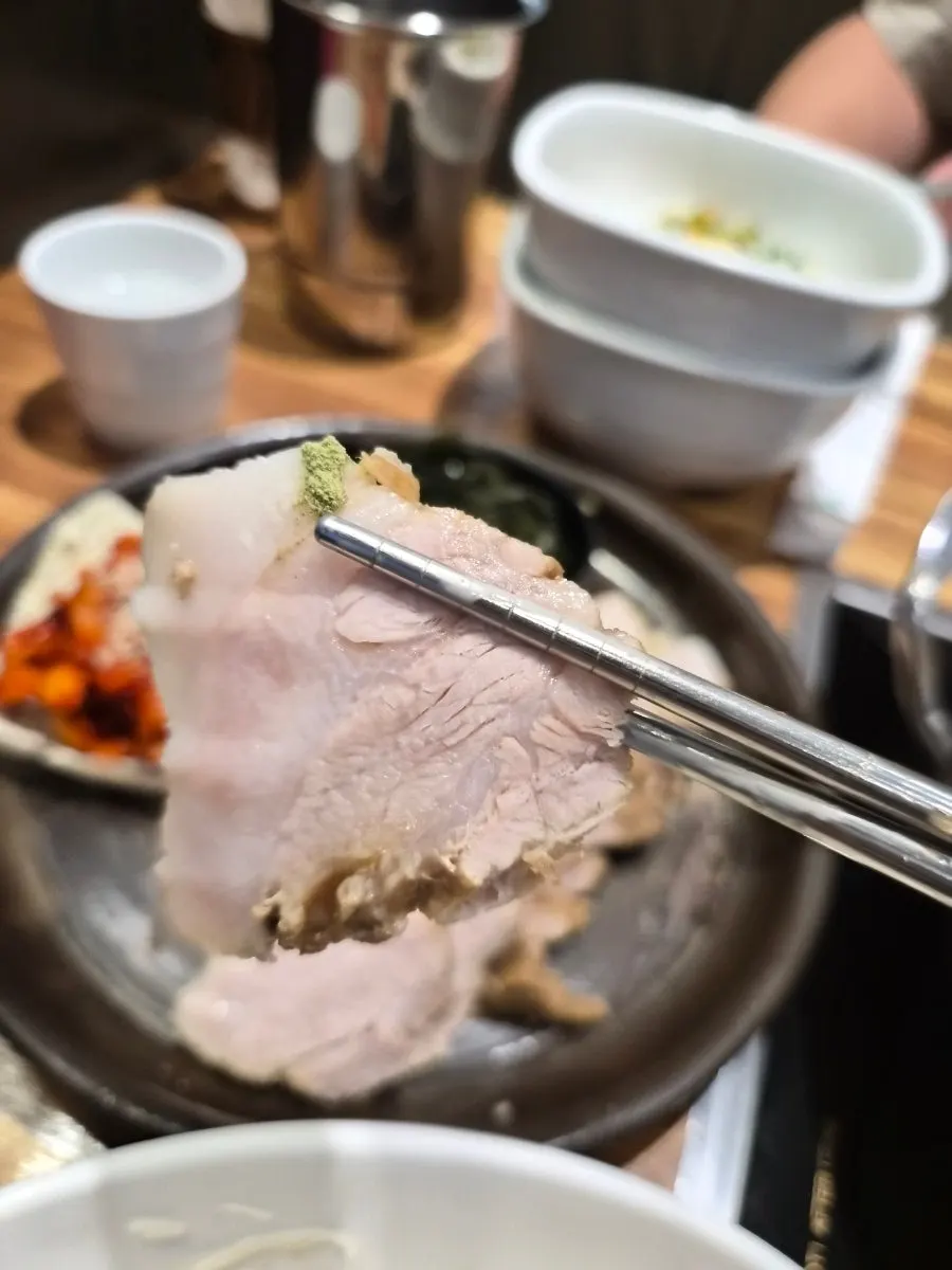 Table at Ppongip Sarang after finishing the meal