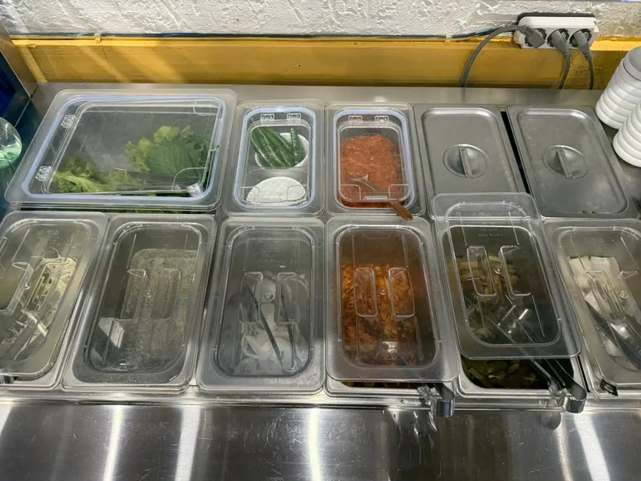 고기 맛있게 굽는 법 안내와 테이블 세팅