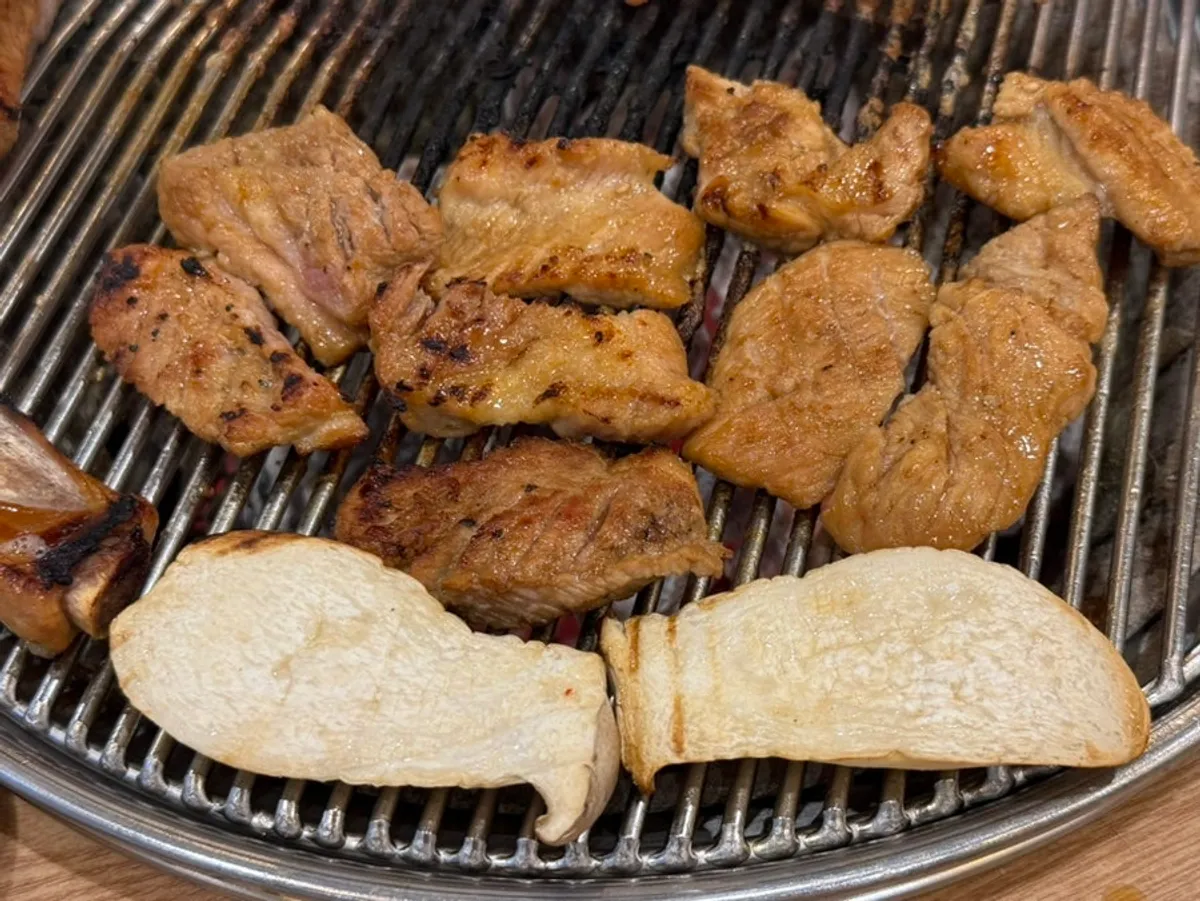 산내숯불갈비 박달점 숯불 양념돼지갈비 한 판