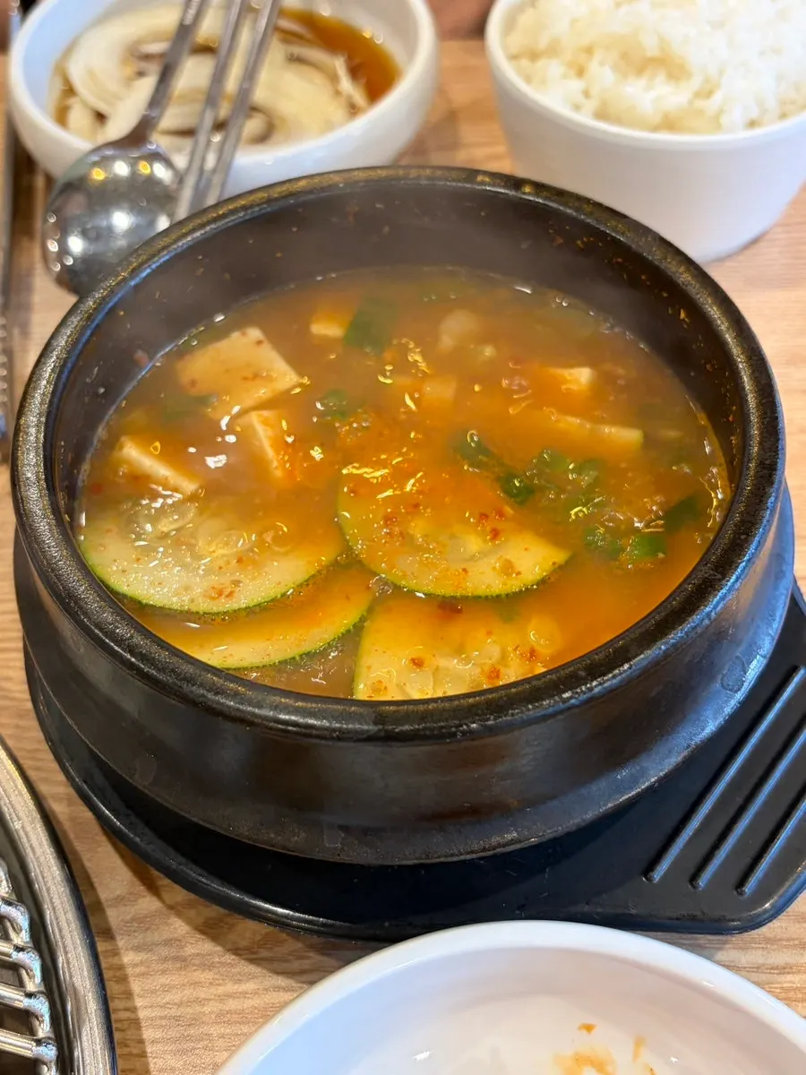 Individual plate of onions