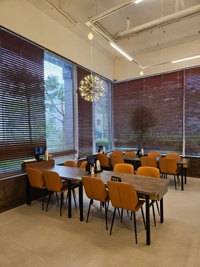 Large table with wide spacing for meals