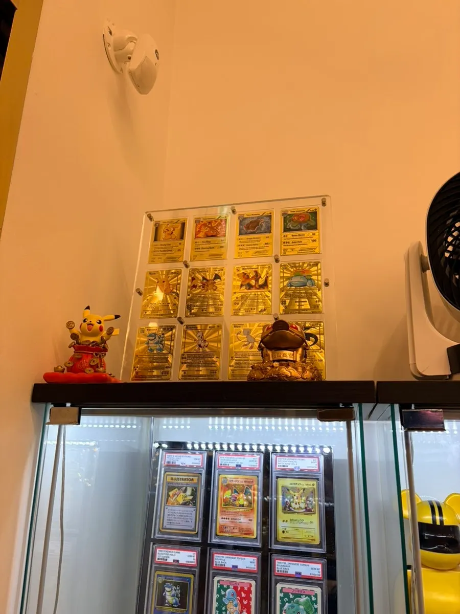 Cute interior props my kid enjoyed looking at