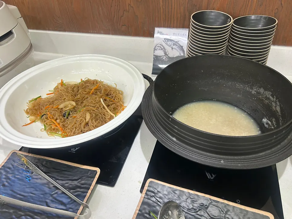 아이들도 먹을 수 있는 떡볶이가 있는 셀프바